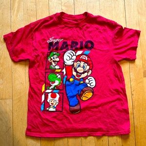 Mario Brothers T-shirt. Boys Small